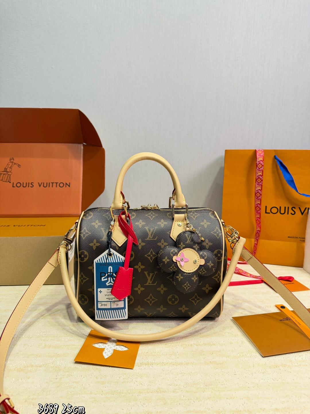 Louis Vuitton LV Speedy Handbag Cowhide Leather